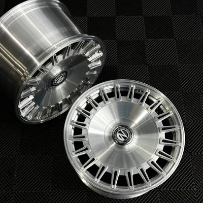 Monoblock Premium Forged Aluminium Wheel with floating centre caps for a Mercedes S-Class