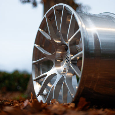 Zento MS3 Monoblock Forged Aluminium Wheel finished in brushed silver, in British autumnal woodland with tree