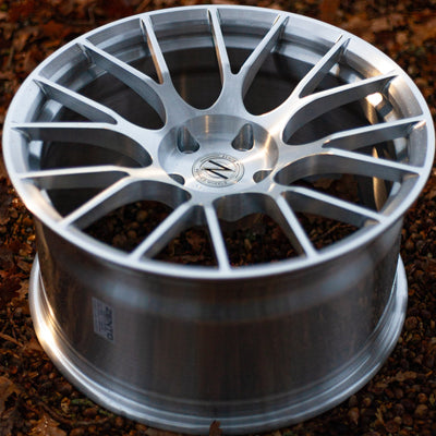 Zento MS3 Monoblock Forged Aluminium Wheel finished in brushed silver, in British autumnal woodland